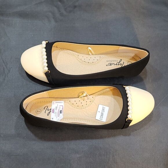 BRAND NEW LYNN COMFORT PEARL EMBELLISHMENTS WOMEN'S FLAT - Picture 5 of 13